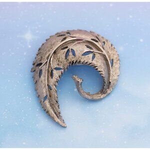Vintage Twirling Leaf Brooch | BSK | J23